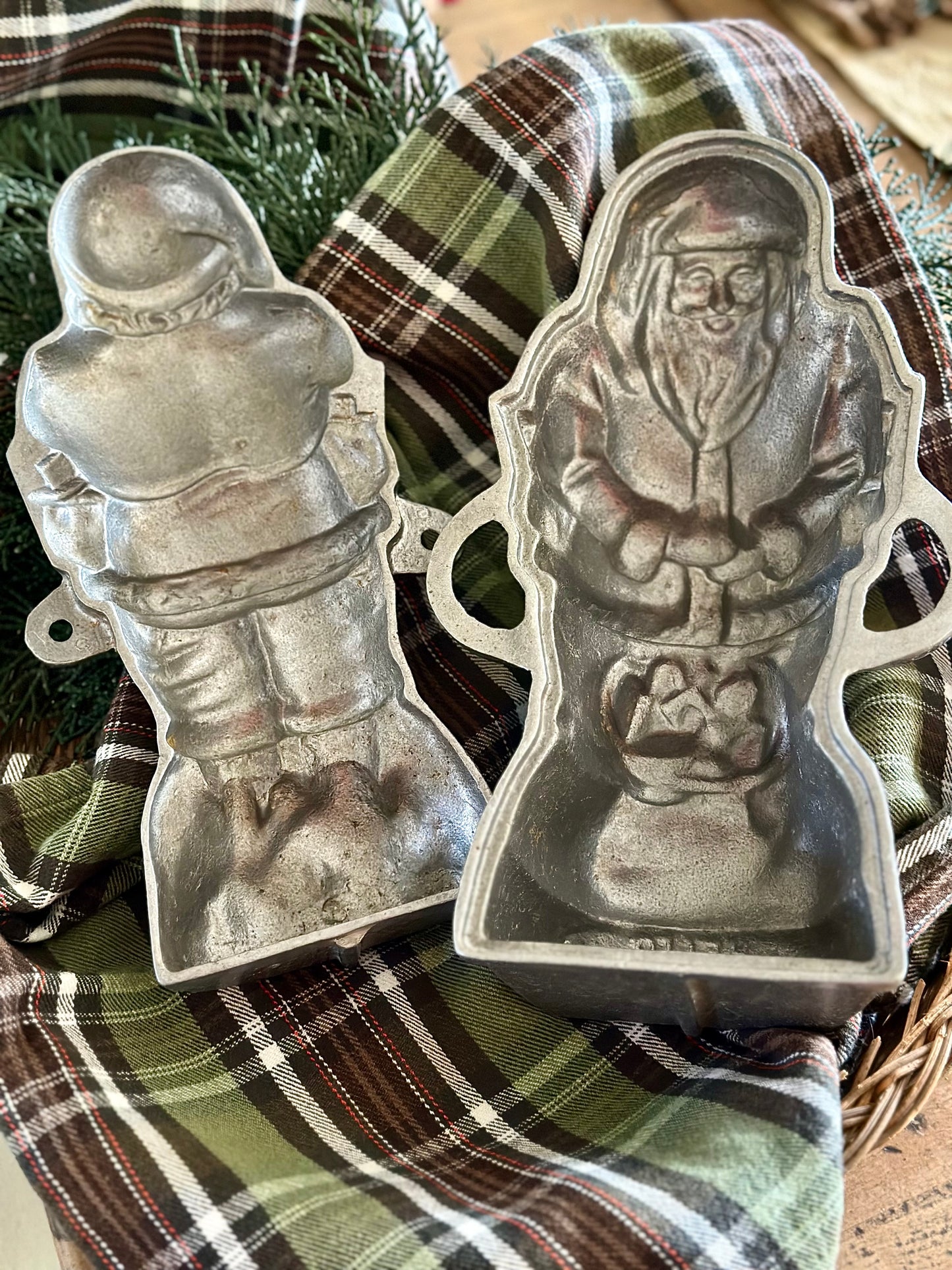 Aluminum Santa Cake Mold