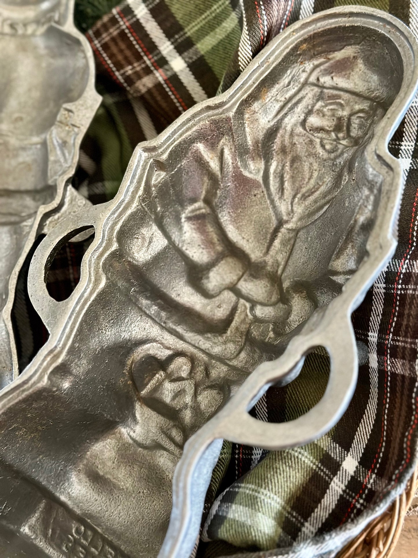 Aluminum Santa Cake Mold