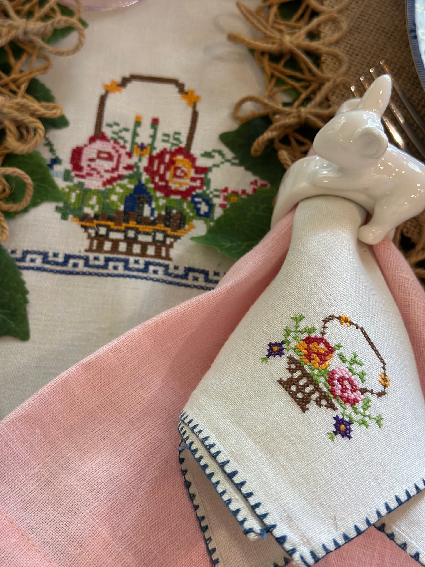 Vintage Basket Embroidered Table Square & Napkins (6)