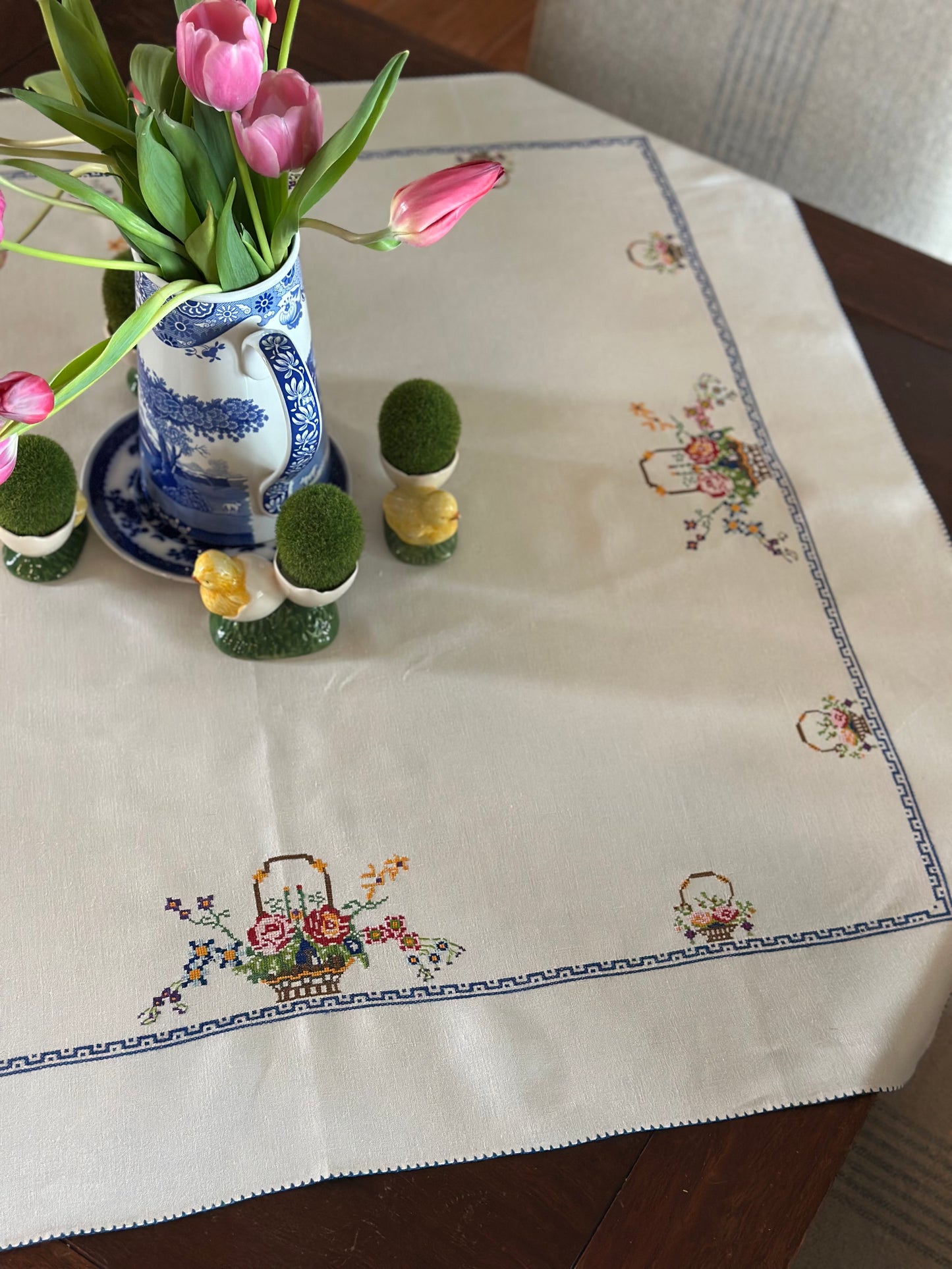 Vintage Basket Embroidered Table Square & Napkins (6)