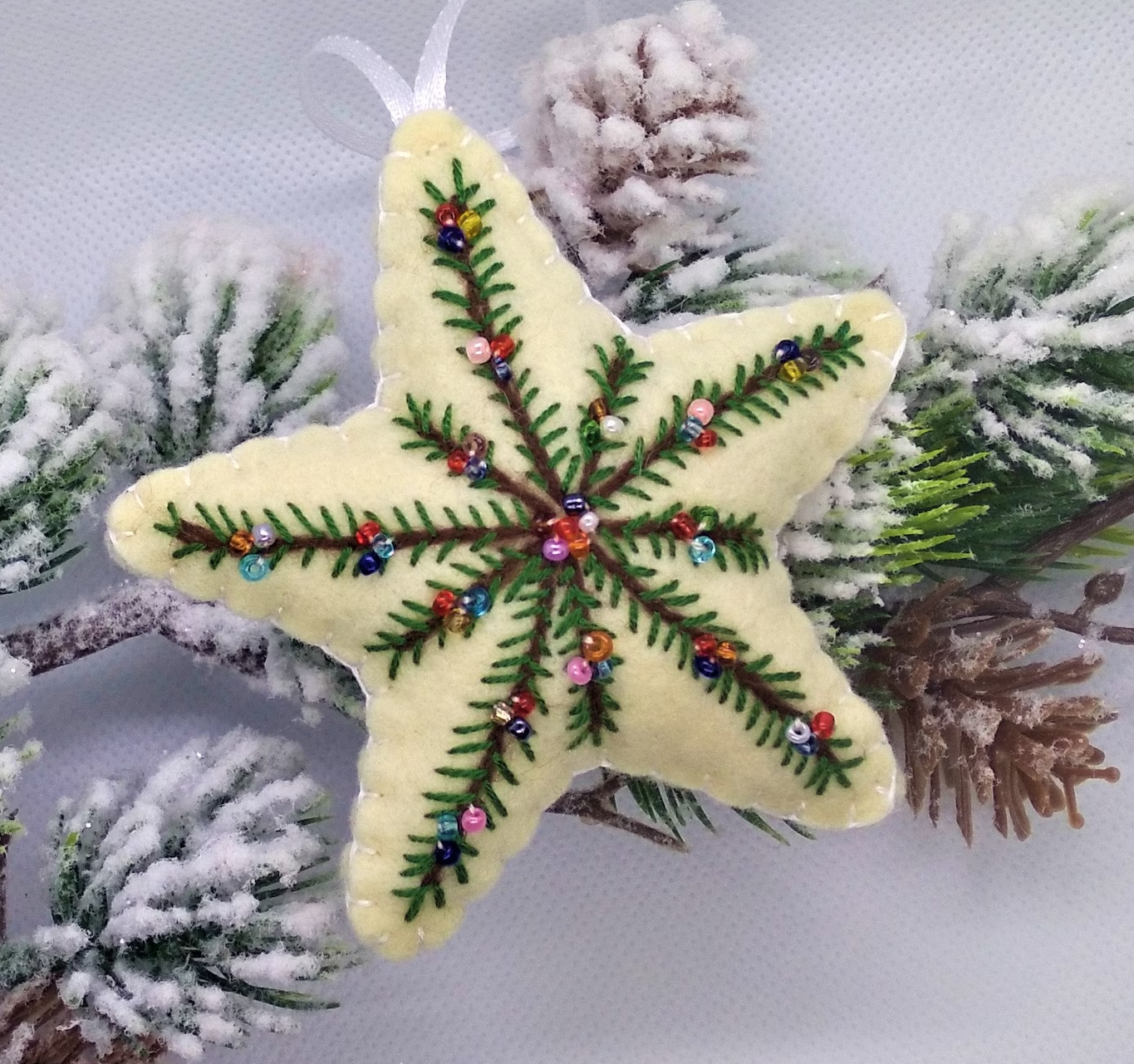 Christmas Ornament Beaded Stars